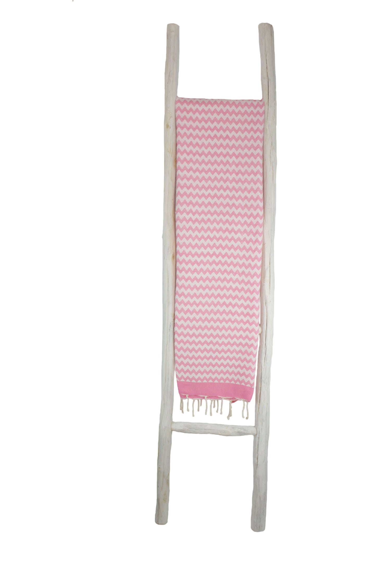 Fouta Zick Zack pink Hamamtuch und Strandtuch auf Leiter - Splendite